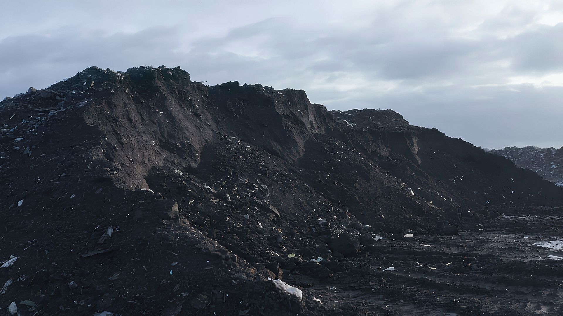 260324_CERTANIA_DrNuss_AI_landfill_waste_mountain